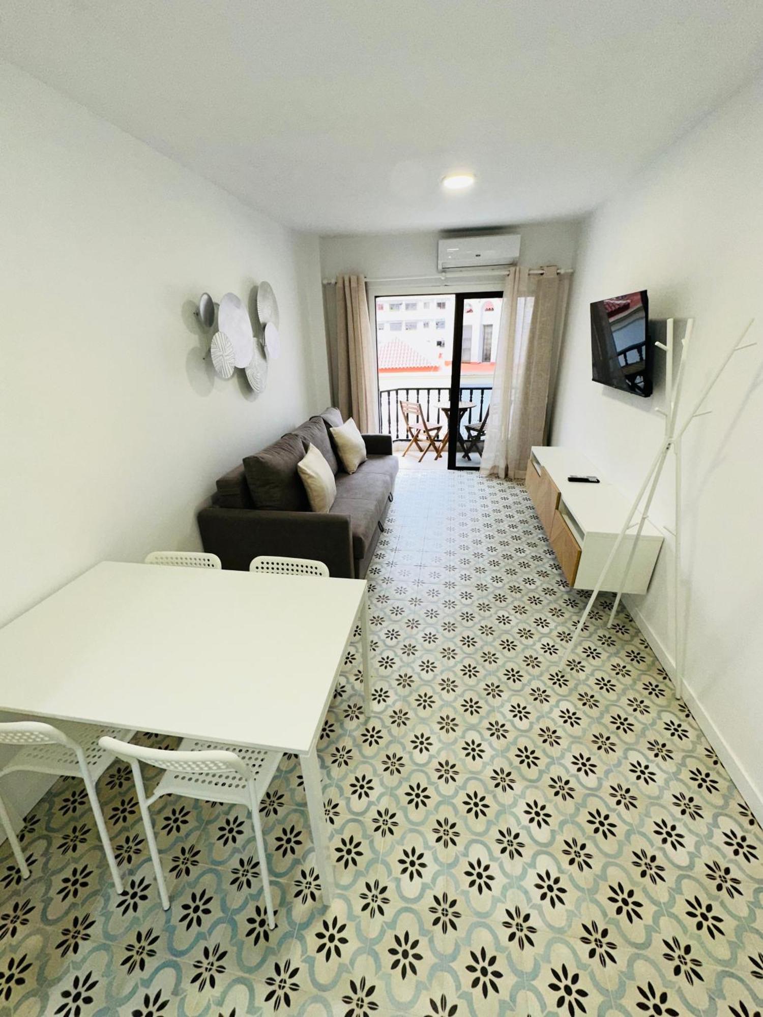 Central Flat Los Cristianos Square Guincho  Экстерьер фото