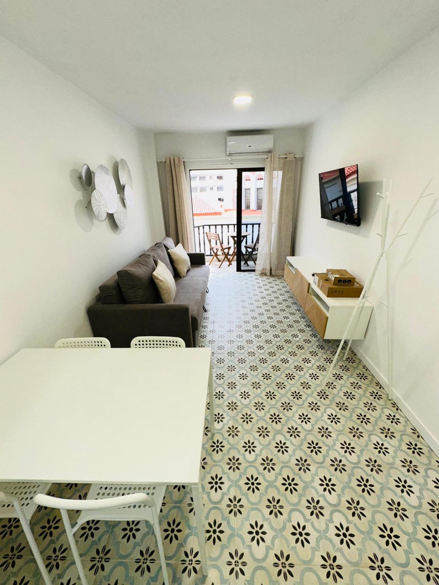 Central Flat Los Cristianos Square Guincho  Экстерьер фото